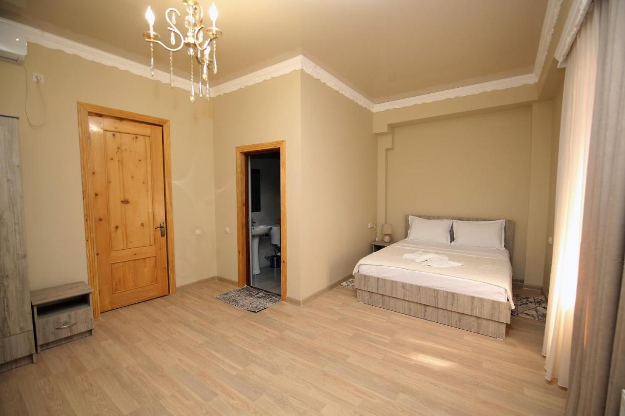 Hotel Shogi Зугдіді Екстер'єр фото