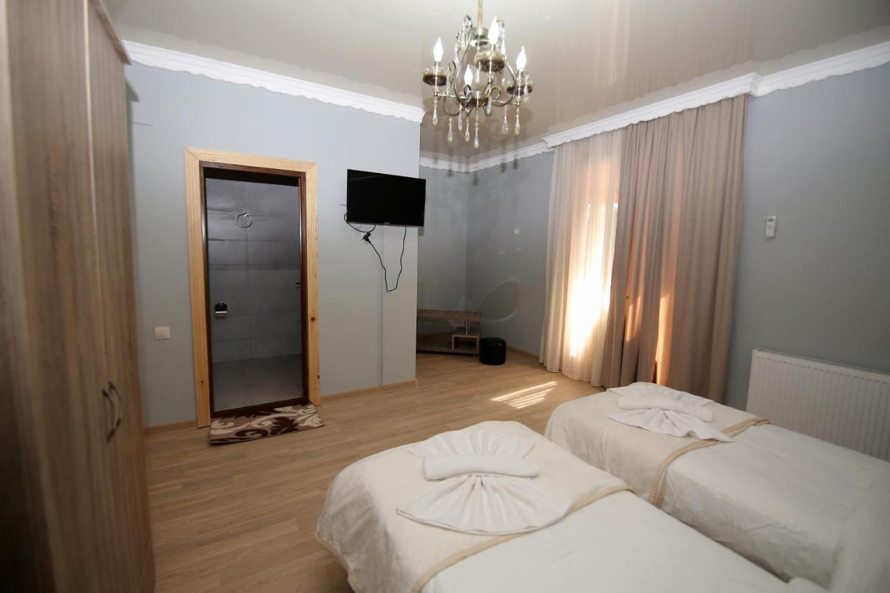 Hotel Shogi Зугдіді Екстер'єр фото